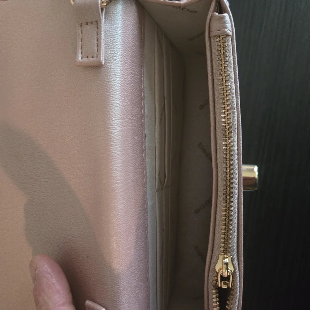 Bebe Jacari Crossbody Bag Iridescent Mauve Quilted Gold Chain⁸look